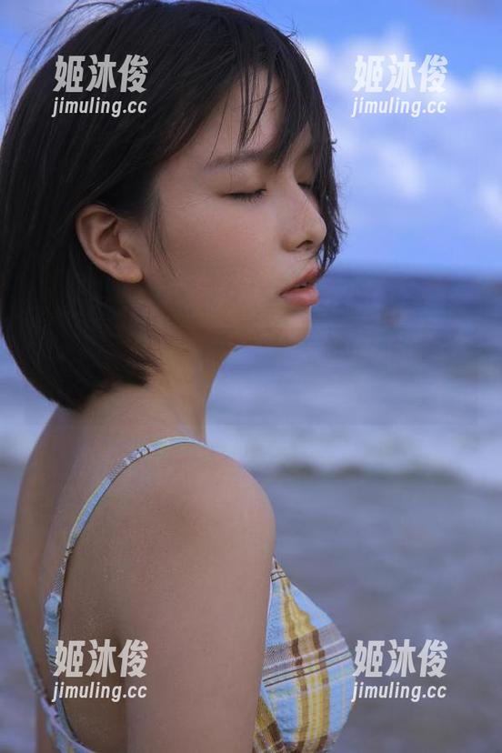 Xiuren秀人网-文静儿 Xiuren秀人网 - 领略文静儿的魅力,黑丝写真套图带你走进迷人的时尚世界