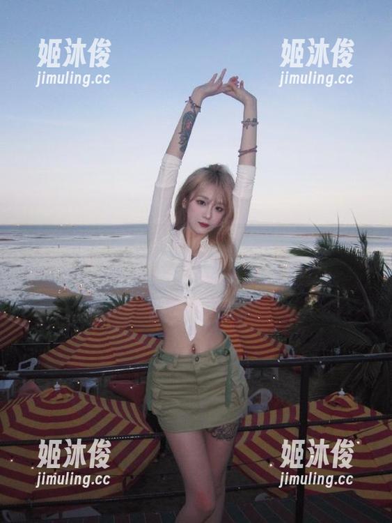 Xiuren秀人网-林文文 Xiuren秀人网 - 快来欣赏!林文文连体衣图包新鲜更新,尽显迷人魅力