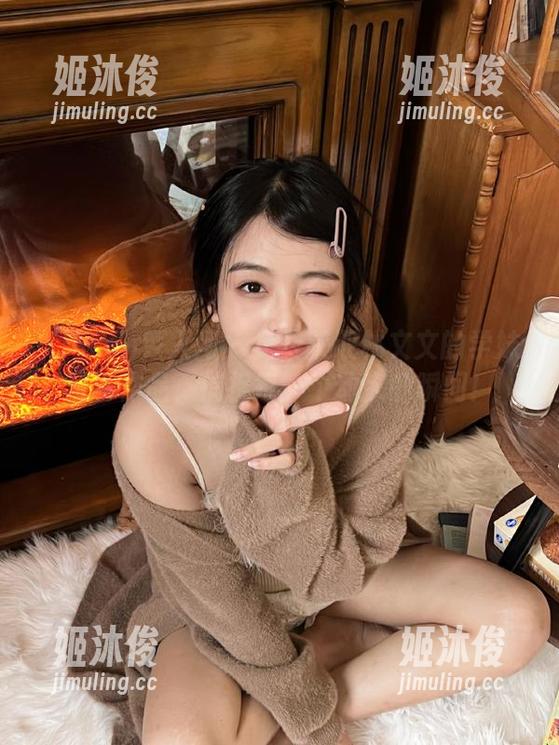 Xiuren秀人网-林文文 Xiuren秀人网 - 免费获取林文文的学妹写真作品,捕捉每一个动人的瞬间!