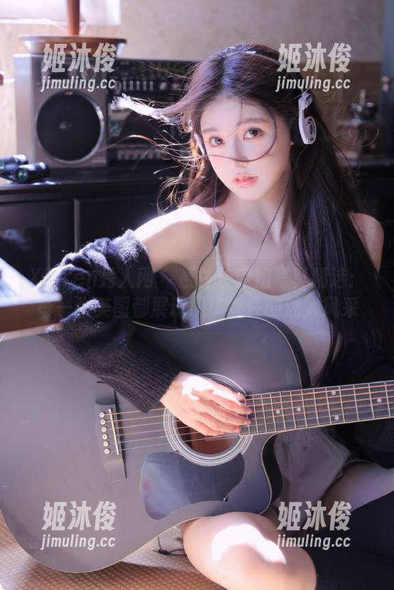Xiuren秀人网-燕甘甘 Xiuren秀人网 - 燕甘甘空姐写真精选:每一张美图都展现职场女性的迷人风采