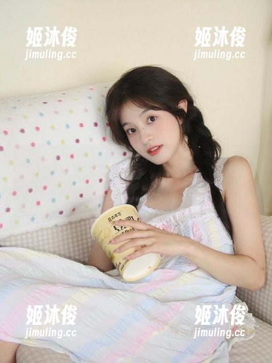 Xiuren秀人网-猫咪巨臀妹妹 Xiuren秀人网 - 原图分享:“猫咪巨臀妹妹”展现她的美足魅力,快来一睹为快!