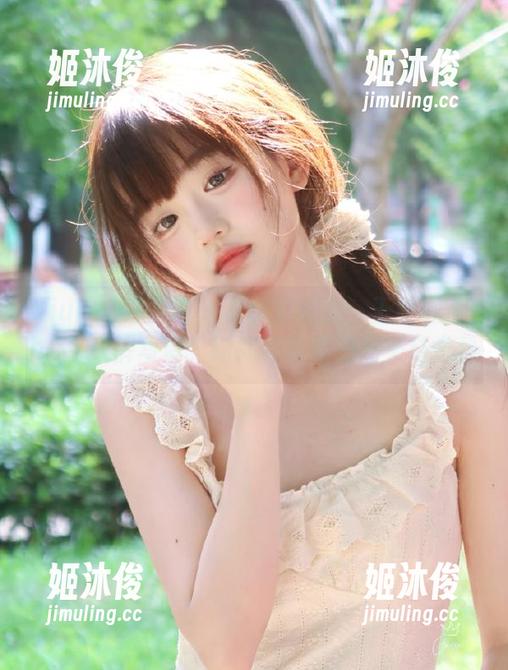 Xiuren秀人网-王乔恩Abby Xiuren秀人网 - 福利时间到:王乔恩Abby牛仔裤写真,时尚与自嘲的完美结合!