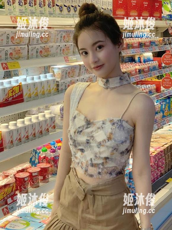 Xiuren秀人网-考拉koala Xiuren秀人网 - 高清考拉koala短裤图包:尽显青春活力与自信的独特魅力