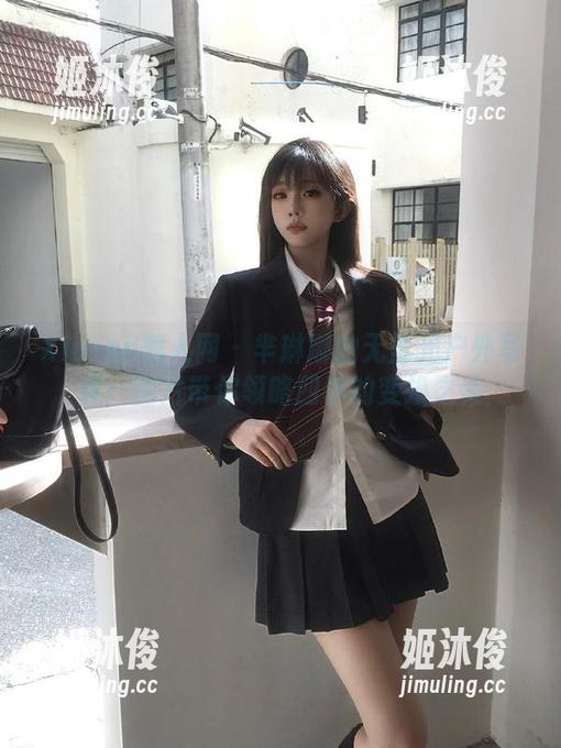 Xiuren秀人网-芈琳娜 Xiuren秀人网 - 芈琳娜的无圣光户外写真:图片带你领略四季的变换之美