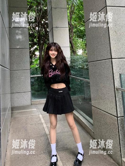 Xiuren秀人网-葛征 Xiuren秀人网 - 精美定制图集:跟随葛征探索妹妹的独特魅力