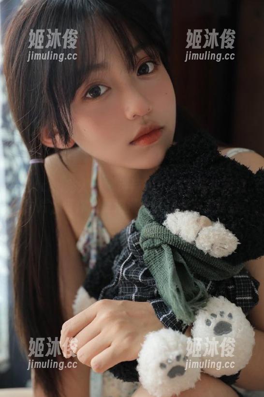 Xiuren秀人网-诗诗kiki Xiuren秀人网 - 诗诗kiki花嫁写真高清图片,带你感受浪漫与优雅的完美结合