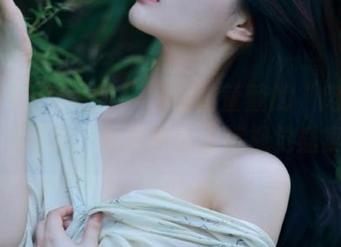 Xiuren秀人网 – 下载陆萱萱的“肉丝”系列写真，免费获取独特视觉盛宴！