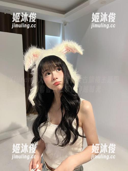 Xiuren秀人网-陆萱萱 Xiuren秀人网 - 陆萱萱复古旗袍主题图片,馨香资源带你穿越时光