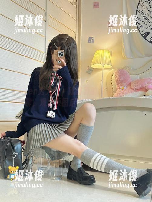 Xiuren秀人网-陈舒羽 Xiuren秀人网 - 陈舒羽的御姐写真让人想瞎聊,观看原图后不禁发出灵魂的叹息。