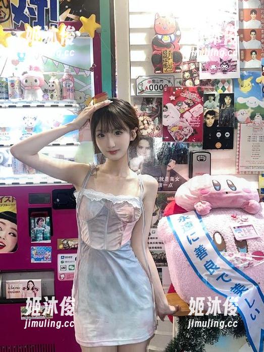 Xiuren秀人网-黄婧GIGI Xiuren秀人网 - 精致的黄婧GIGI定制写真,镂空元素渗透每一份可爱!