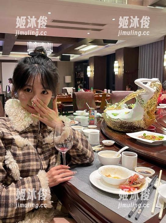 YouMi尤蜜荟-不柠bling YouMi尤蜜荟 - 不柠bling黑白写真集中的每一帧都是不容错过的艺术资源