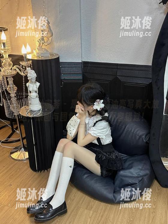 YouMi尤蜜荟-是小逗逗 YouMi尤蜜荟 - 是小逗逗的油亮写真大放送,原图与图包双份福利不容错过!