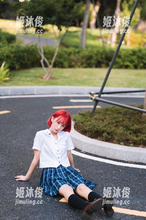 YouMi尤蜜荟-玥儿玥er YouMi尤蜜荟 - 玥儿玥er在线带你领略制服美腿作品,腿型逆天,快来膜拜吧!