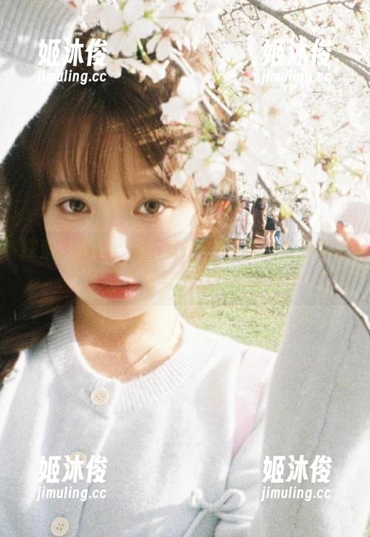 探索asagiriai(爱ちゃん)棉袜系列美图，尽显个性与魅力的写真艺术