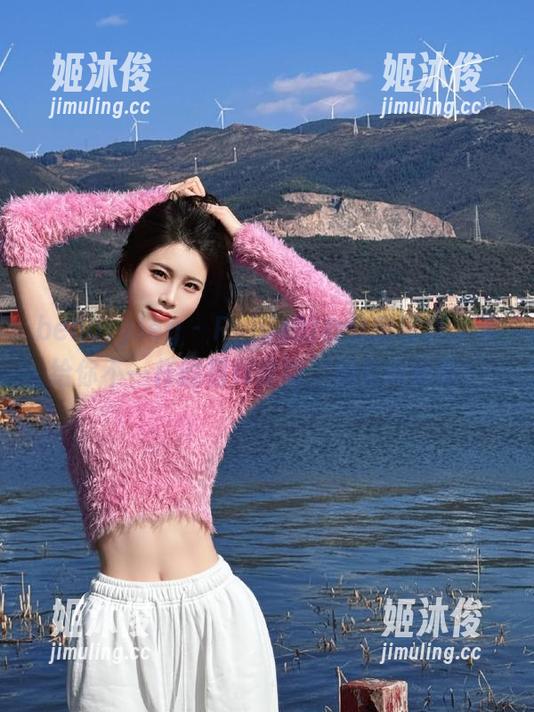 beautyleg-Rubis beautyleg - Rubis的办公室写真,带给你不一样的福利体验,快来欣赏吧!
