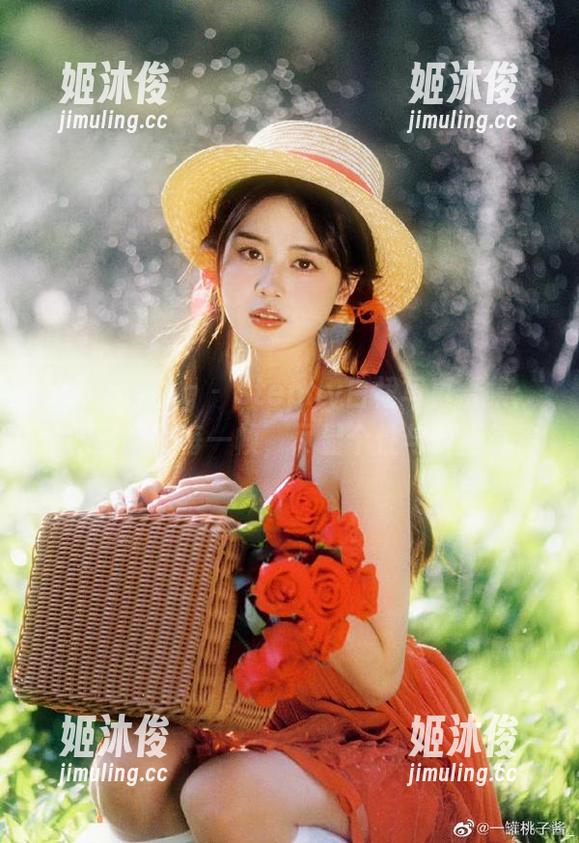 beautyleg-Stephy beautyleg - Stephy白裙写真合集:绚丽多姿的每一帧,尽显个性与时尚气息
