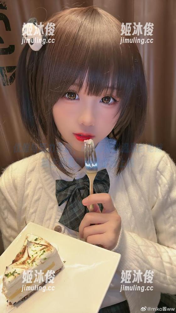 miko酱吖 优雅与活力交织,miko酱吖温泉吉他妹妹主题套图合集全新上线