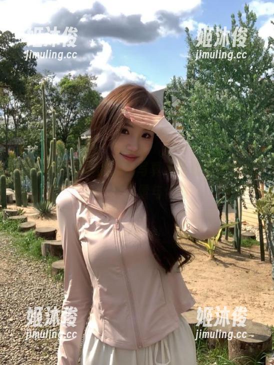 pans-卡卡 pans - 卡卡的瑜伽写真,带你领略身心合一的力量与优雅