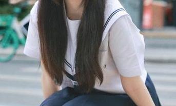 pans – 夏涵套装写真壁纸：感受她独特魅力的视觉盛宴