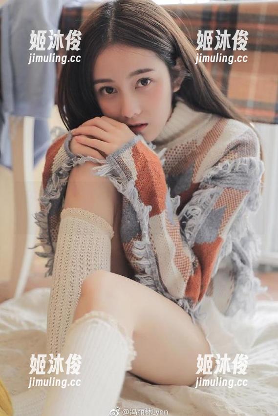 pans-宁宁 pans - 宁宁红裙写真集:分享她独特的时尚姿态与风格