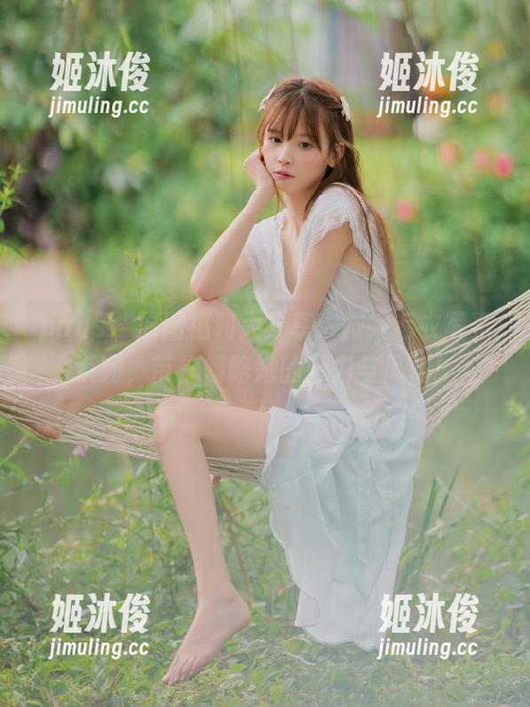 pans-微妮 pans - 原图福利大分享!微妮毛衣写真系列,带你领略她的魅力与风格!