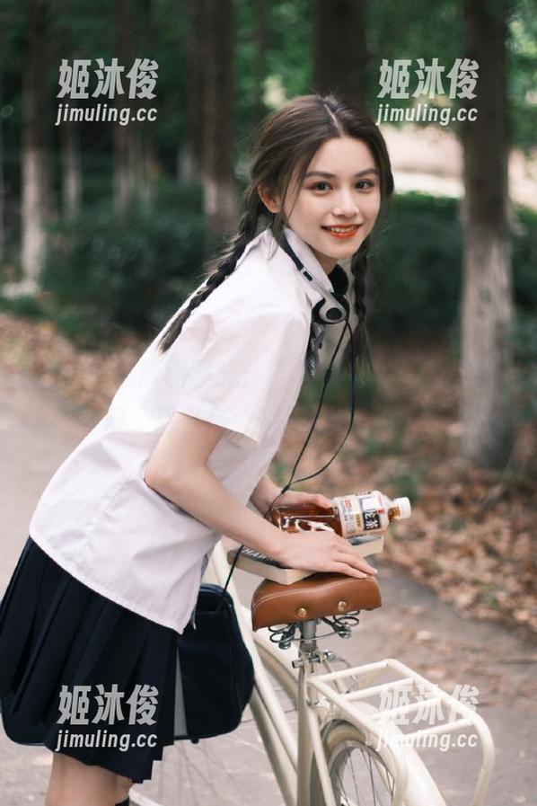 pans-思思 pans - 原图曝光:“思思黑色”写真图册,感受每一瞬间的动人魅力
