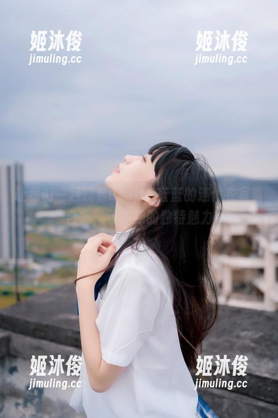 usejan蓝蓝 让我们一起观看usejan蓝蓝的连体衣写真合集,领略她的独特魅力