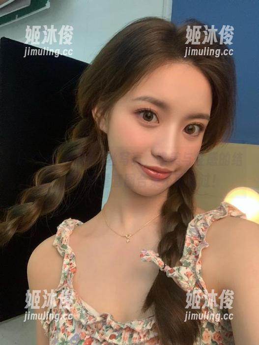 いくみ(育美)白丝写真，唯美与性感的结合，超高质量套图合集不可错过！