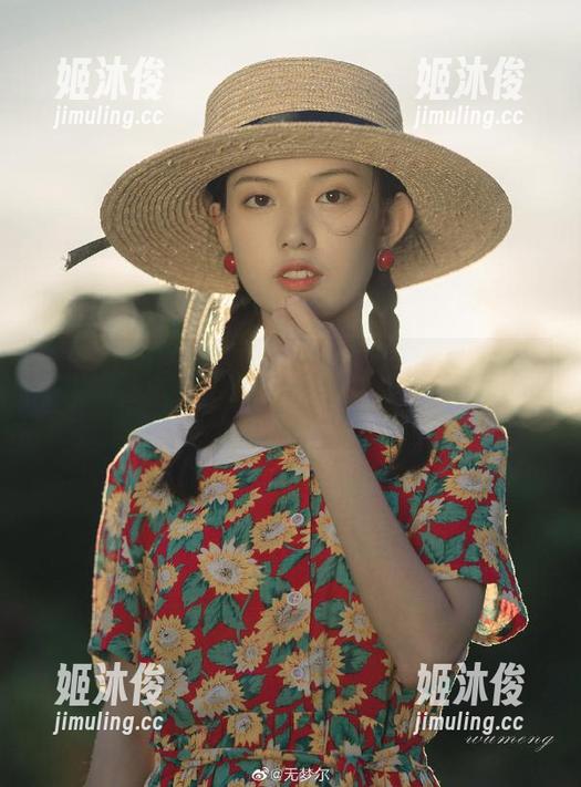 丝月神 微密圈 - 妩媚丝月神提供的写真合集,感人剧情与美丽套图并存