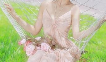 丽柜 – yuleba短裙写真集：捕捉每一个瞬间的精美原图