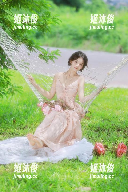 丽柜 - yuleba短裙写真集：捕捉每一个瞬间的精美原图