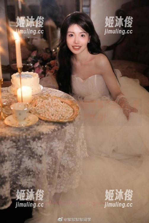 丽柜-刘璐璐 丽柜 - 可爱学姐刘璐璐的写真作品集,带你下载满满的少女心!