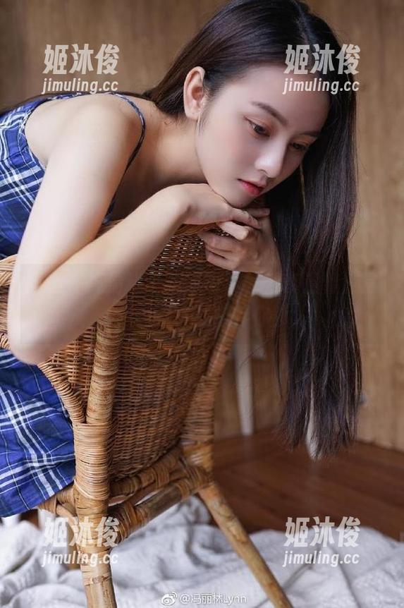 丽柜-桃子 丽柜 - 高清桃子居家写真,畅享温馨日常,免费下载陪伴你!
