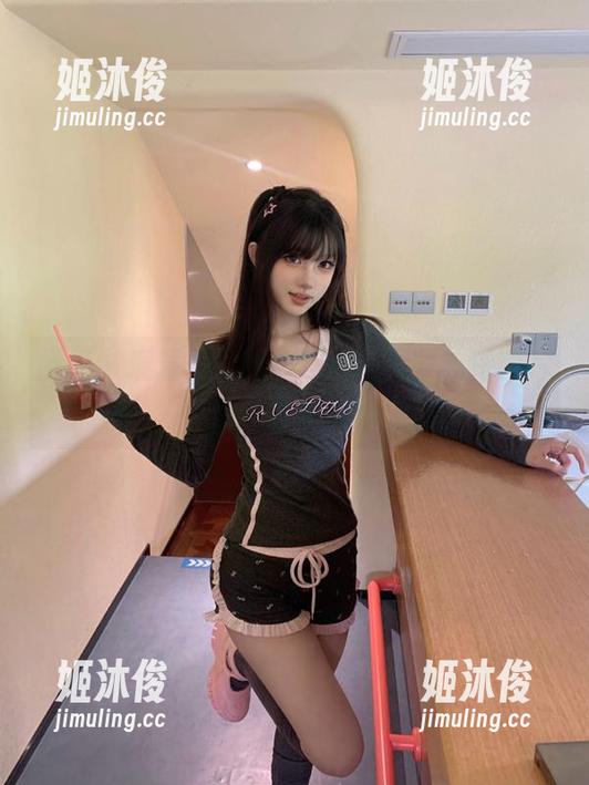 丽柜-潼潼 丽柜 - 潼潼兔女郎的定制写真,独特图片带你探索别样魅力