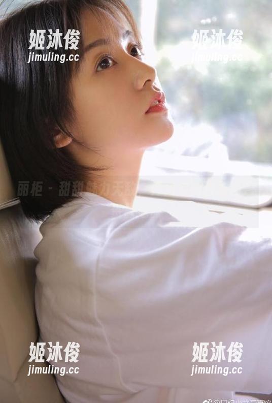丽柜-甜甜 丽柜 - 甜甜魅力无敌,开启你的校服图包资源之旅