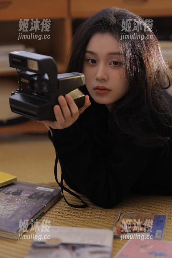 丽柜-由美 丽柜 - 在全套棉袜作品中,看看由美是如何玩转每一个细节,让人一再想回味!