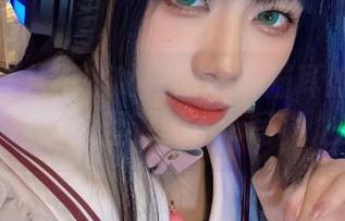 跟随九言从不咕咕一同揭开猫耳娘的秘密，尽享感人至深的cos写真之旅！