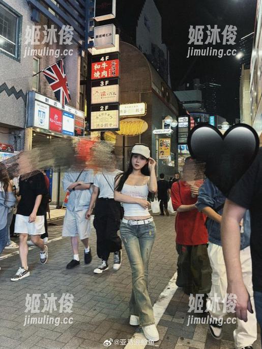 亚马逊鲶鱼 揭秘亚马逊鲶鱼精心创作的“忍者”写真作品,快来下载,带走这份艺术的美好!