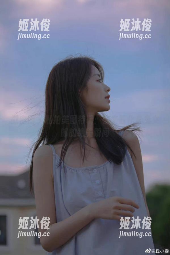 你文茜 微密圈 - 私拍美图特辑:你文茜化身兔女郎的绝美瞬间