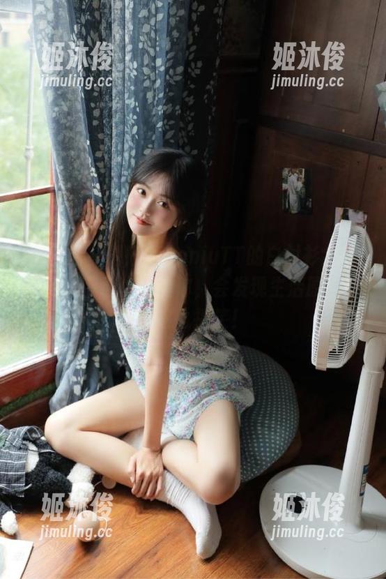 俏妞qiaoniuTT 微密圈 - 俏妞qiaoniuTT的白衬衫全套曝光,下载之后的你,会发现生活原来可以这么搞笑!