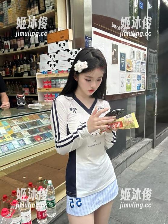 俏妞t 微密圈 - 俏妞t最新户外写真原图上线,感受四季变化中摄影的无限可能与惊喜!
