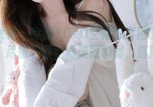 克拉女神 – 全新YOYO空姐写真图集重磅发布，尽情下载她的美丽瞬间，别再犹豫！