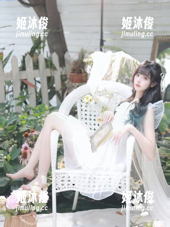 克拉女神-百琳 克拉女神 - 百琳的牛仔裤在线图集,一场视觉与笑点的盛宴,谁说时尚不能有趣?