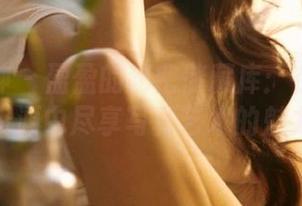 克拉女神 – 盈盈的秘密储藏库：在图库和资源中尽享写真艺术的魅力