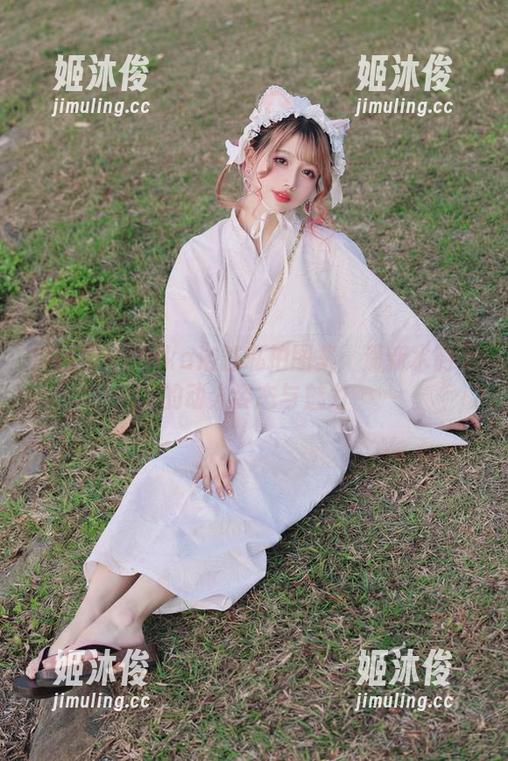冲田凛花rinka 冲田凛花rinka浴缸私拍图集:清新水韵下的动人姿态与魅力