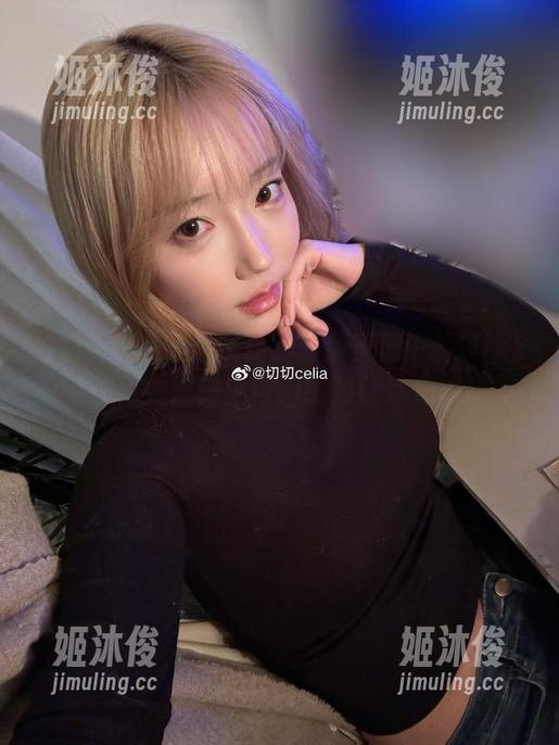 切切celia 切切celia带你感受!最新美图中的Nikke胜利女神梅里自拍绝对让你惊艳!