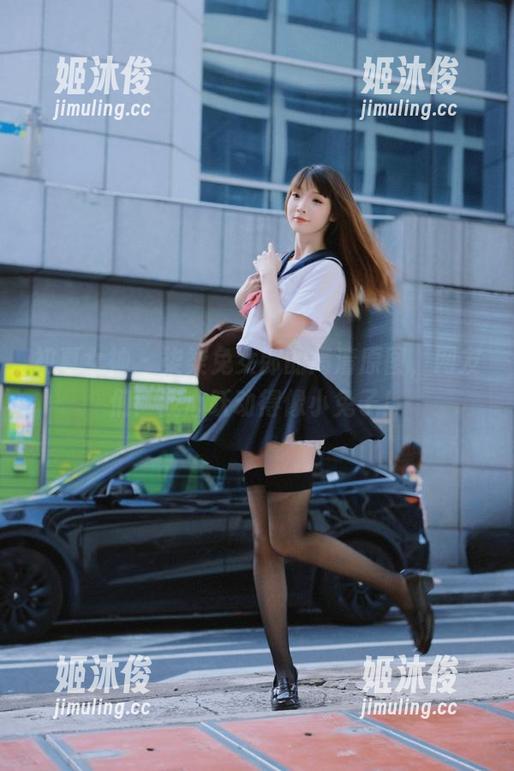 初夏女神-柒柒 初夏女神 - 柒柒兔女郎的高清原图,网友们:我心跃动得像小兔子!