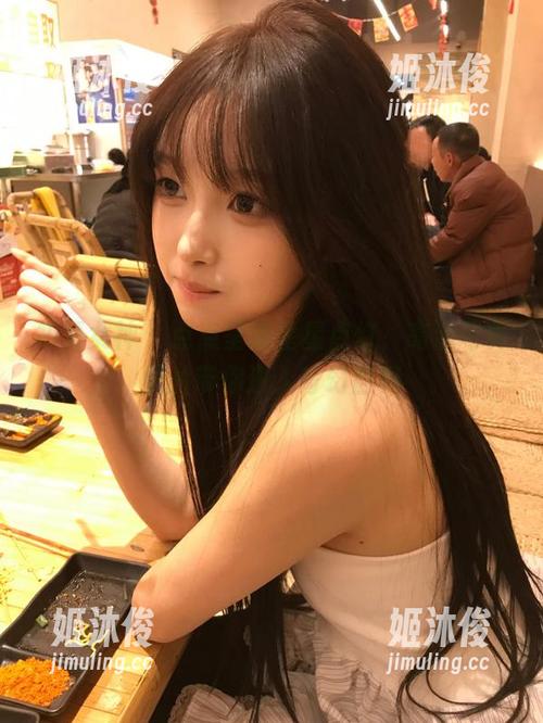 初夏女神-点点 初夏女神 - 点点呈现星星点灯,高清写真照片带你进入奇幻世界