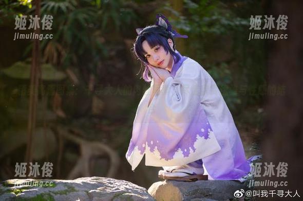 千寻大人 精美高清图集:千寻大人的肉丝写真,尽情欣赏优雅与性感的结合
