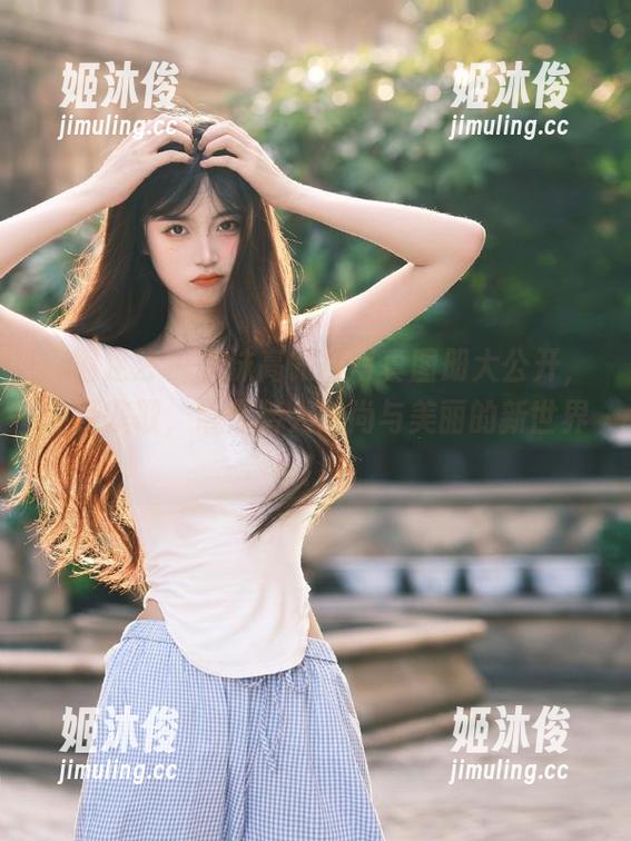 南国足艺-沫沫 南国足艺 - 沫沫高跟鞋写真图册大公开,免费获取,带你踏入时尚与美丽的新世界!